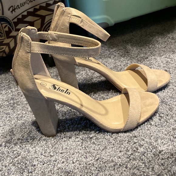 Nude suede heels- size 8 - Picture 5 of 11